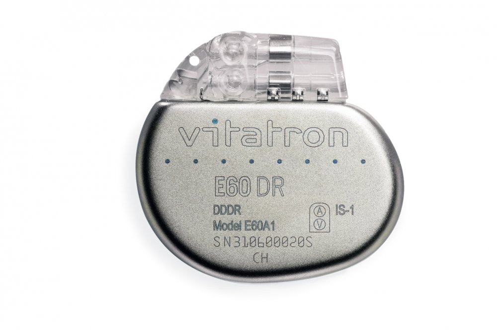 Электрокардиостимулятор имплантируемый Medtronic Vitatron с принадлежностями