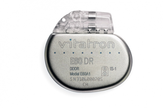 Электрокардиостимулятор имплантируемый Medtronic Vitatron с принадлежностями
